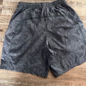 men’s lululemon 5 inch linerless shorts!